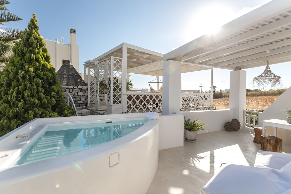 Aeolos Luxury Villas And Suites 3/71