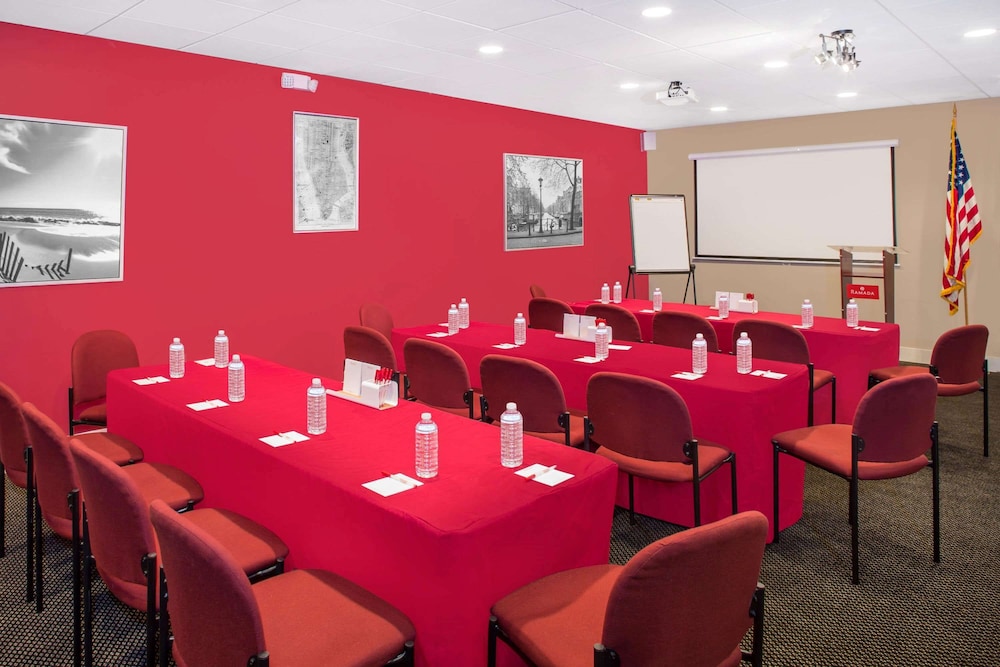 Ramada By Wyndham Miami Springs/Miami International Airport 42/48