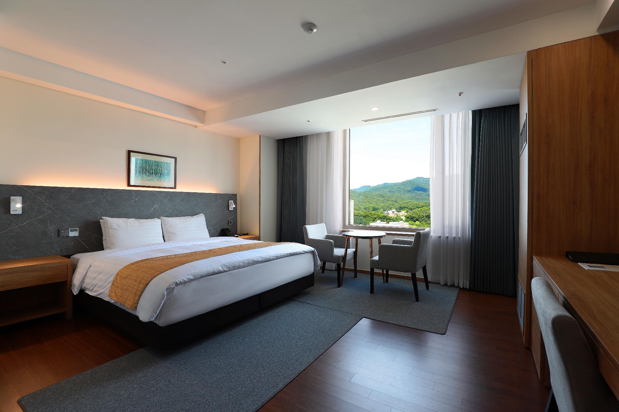 Oasis, Urban, Deluxe, King Bed