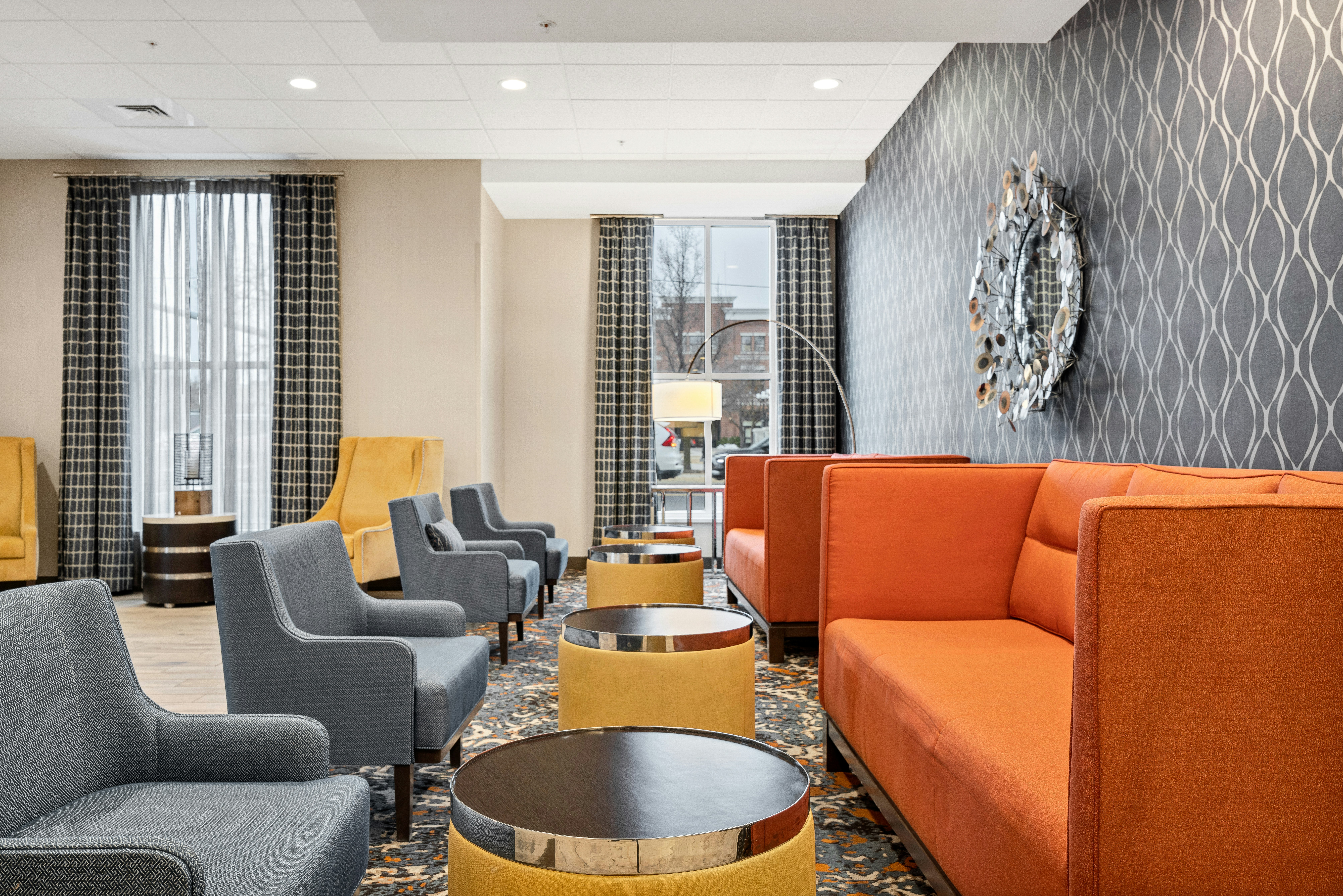 Hampton Inn & Suites Logan 38/48