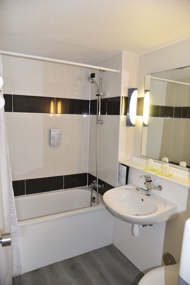 greet Hotel Chatellerault 41/43