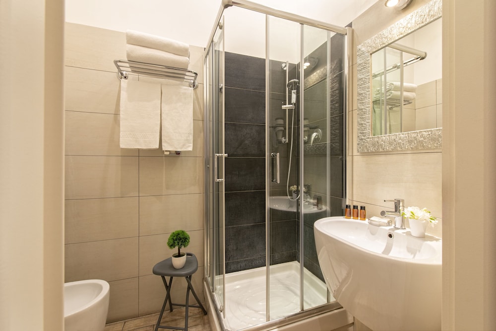 Five Rooms Rome 8/63