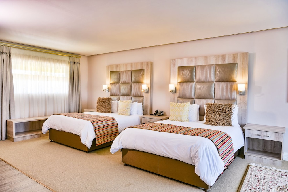 DOUBLE OR TWIN BED