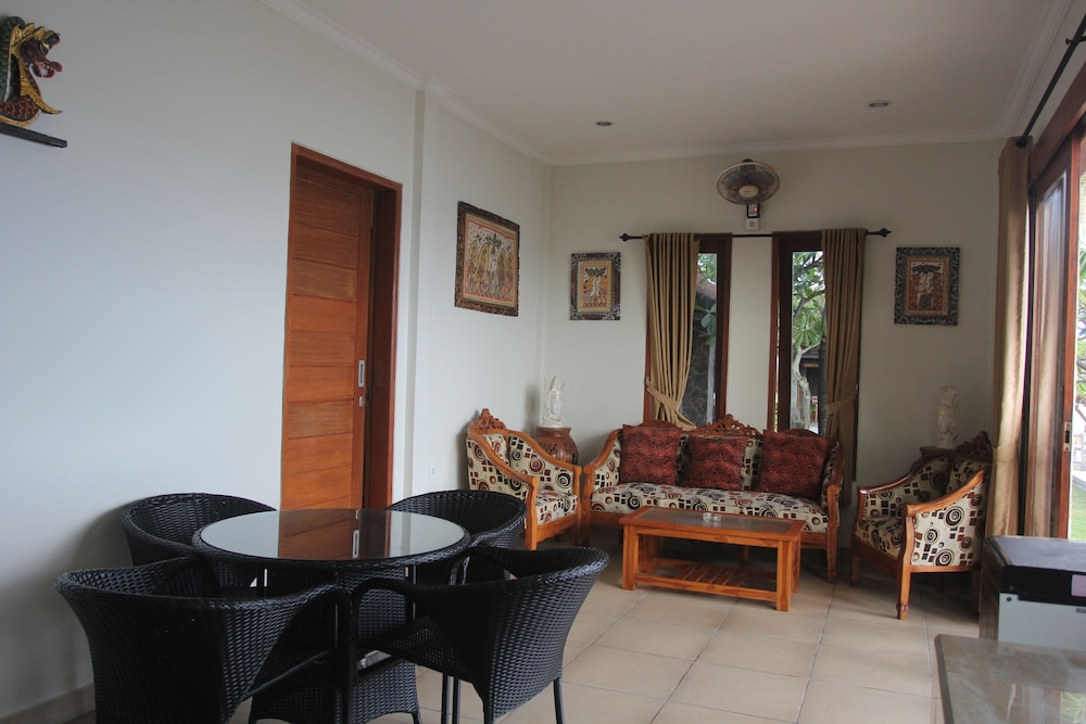 Temple Cafe & Seaside Cottages 42/59