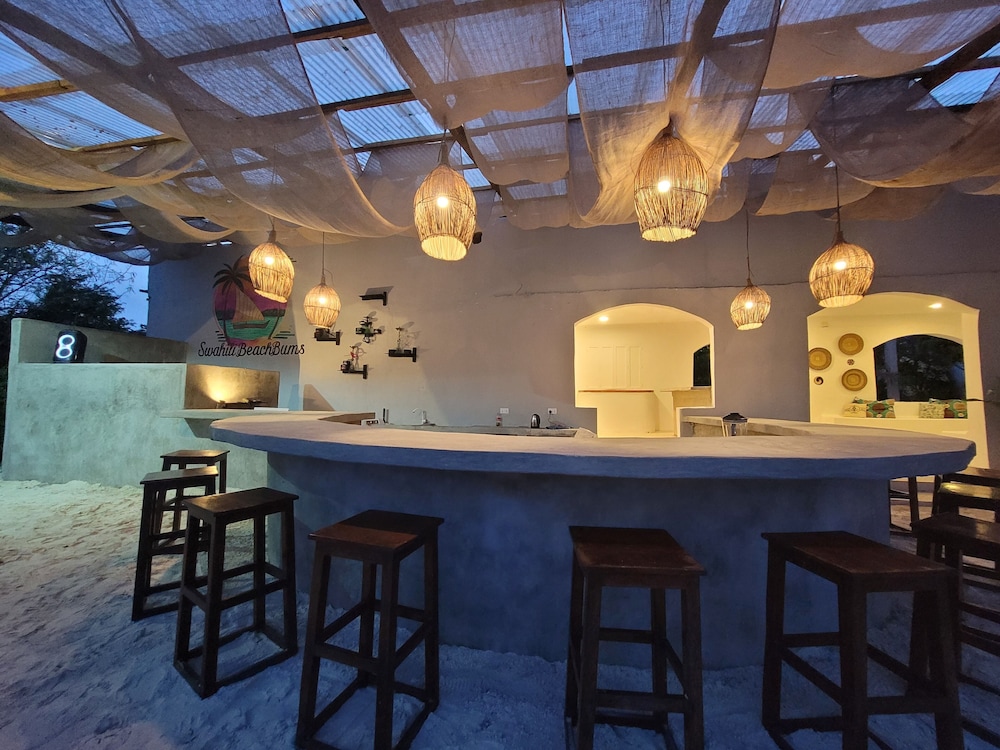 Driftwood Beach Lodge 32/48