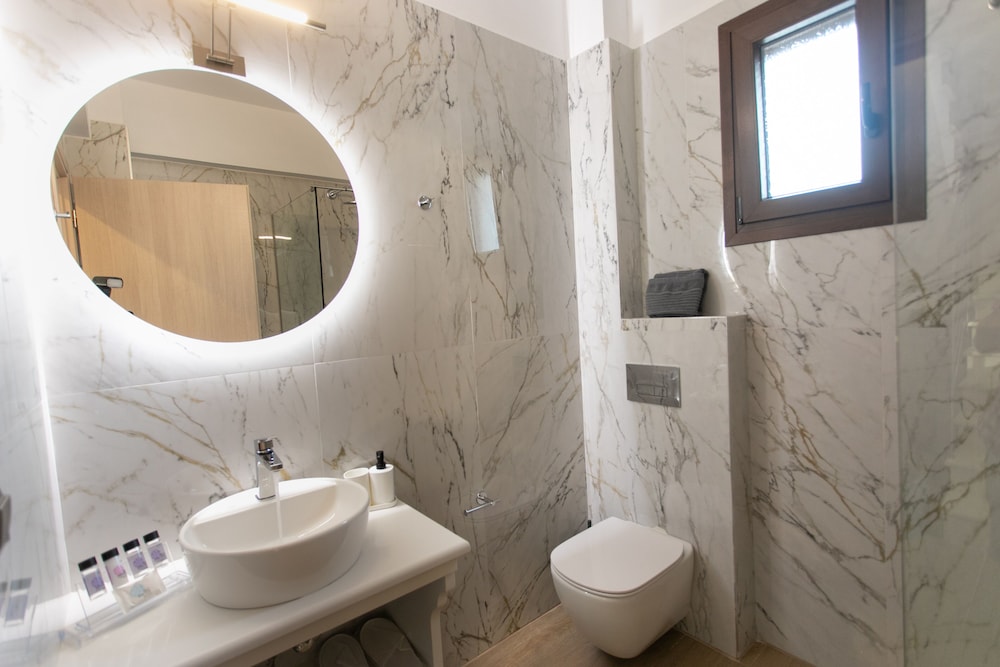 Michelangelo Suites & Apartments 65/69