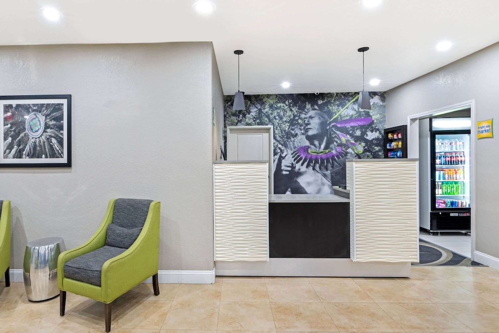 La Quinta Inn & Suites by Wyndham Ada 6/44