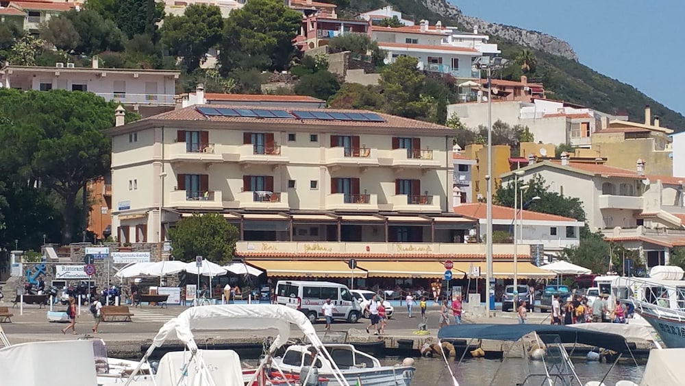 Il Nuovo Gabbiano 2/77