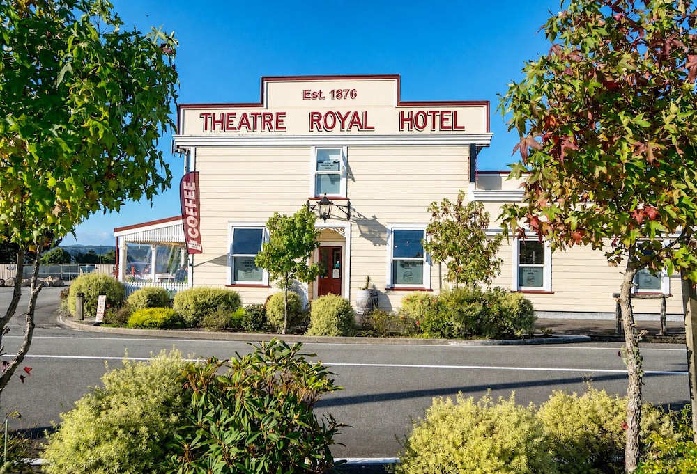 Theatre Royal Hotel 44/50