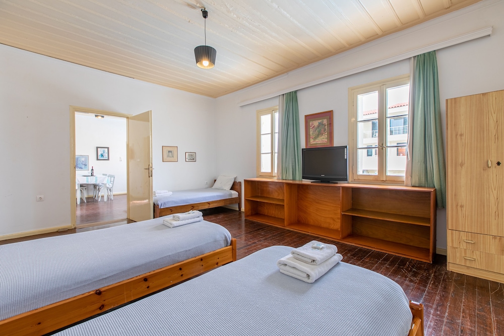TRADITIONAL, APARTMENT, SEA VIEW