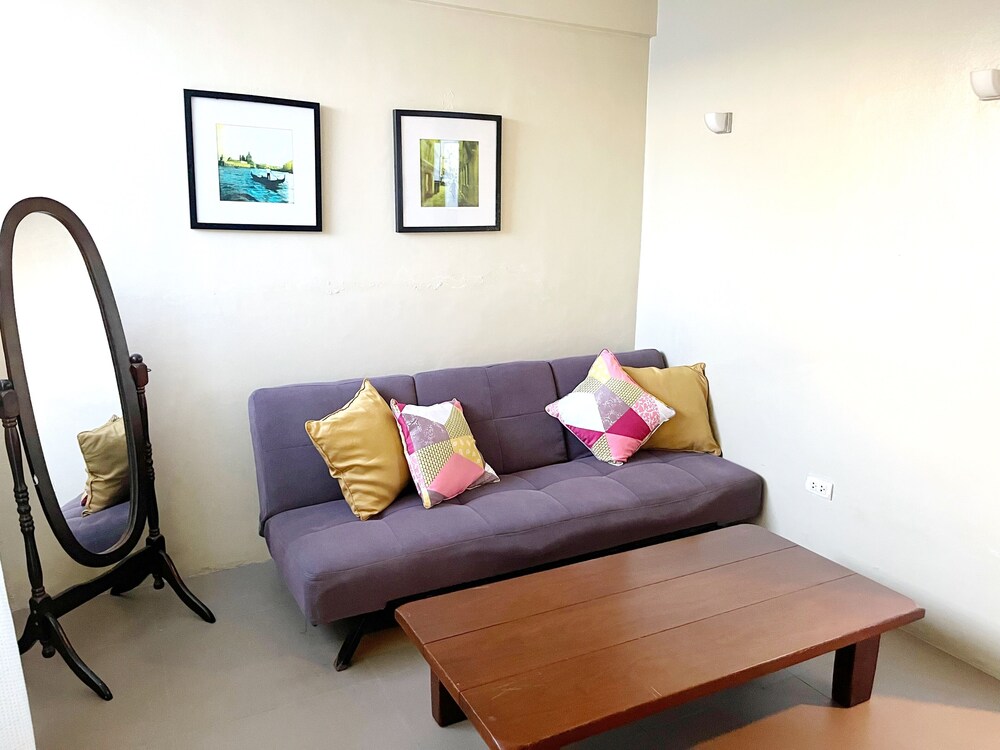 Cinfandel Suites Co 36/46