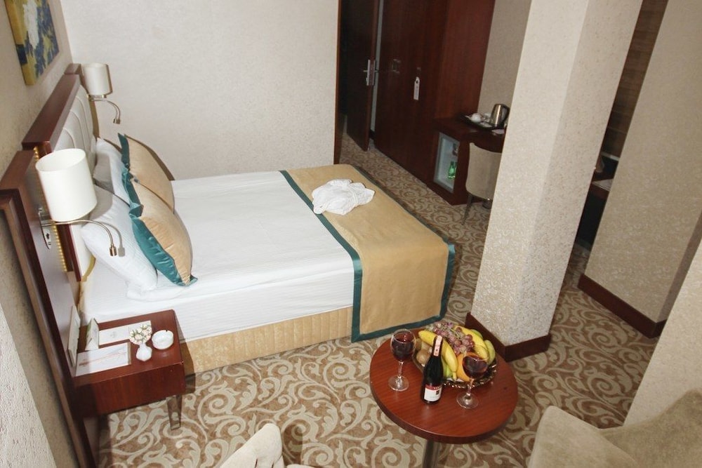 ASRIN BUSINESS HOTEL 33/73