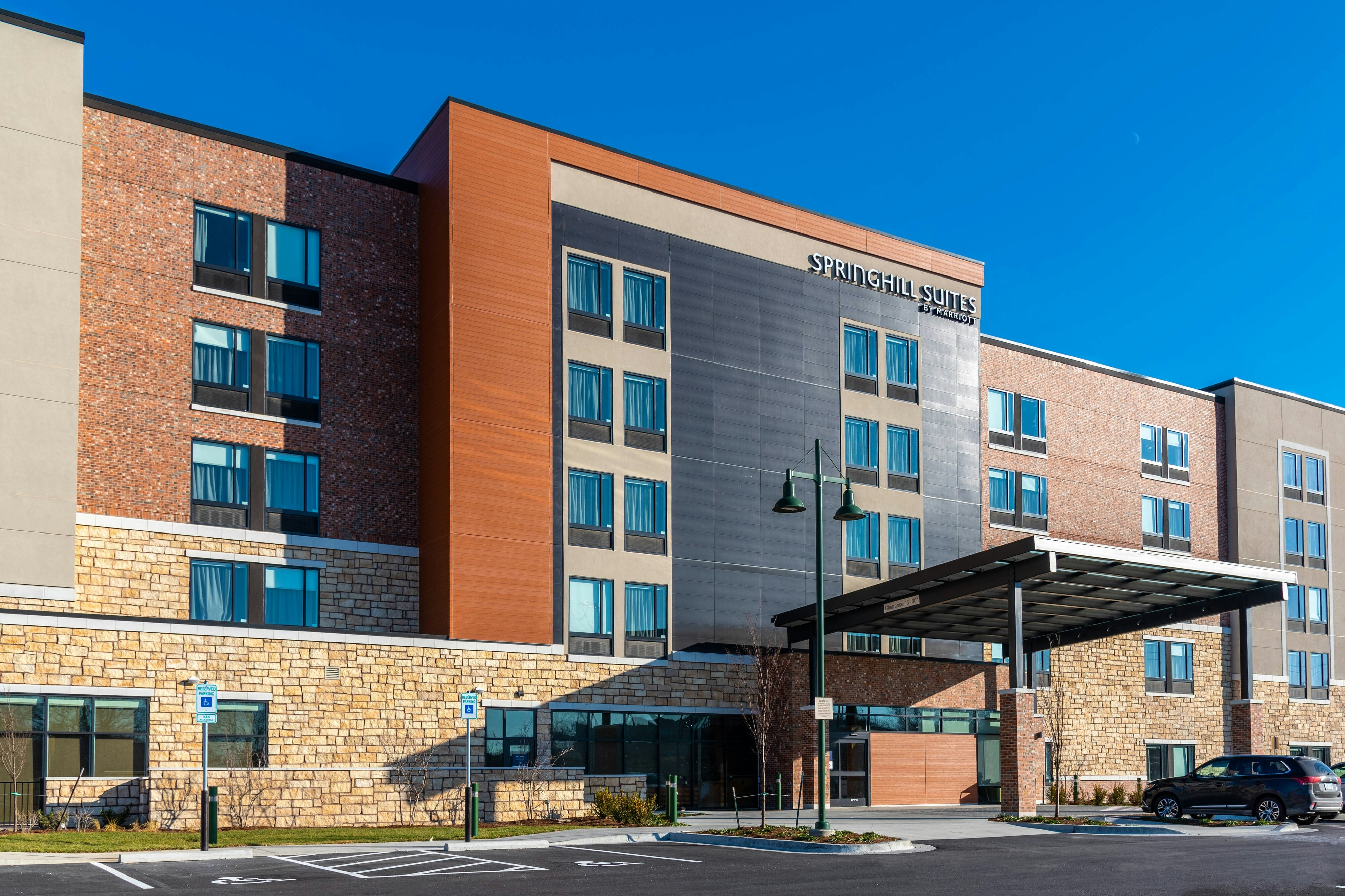 SpringHill Suites by Marriott Overland Park Leawood 16/17