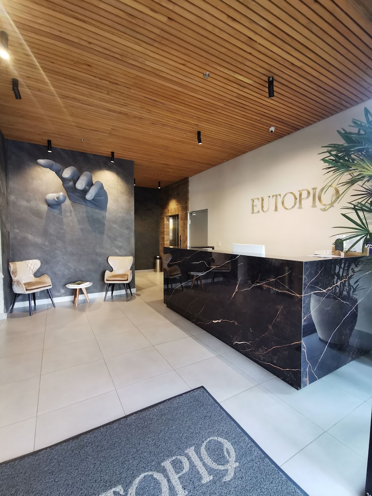 Eutopiq Hotel 5/58