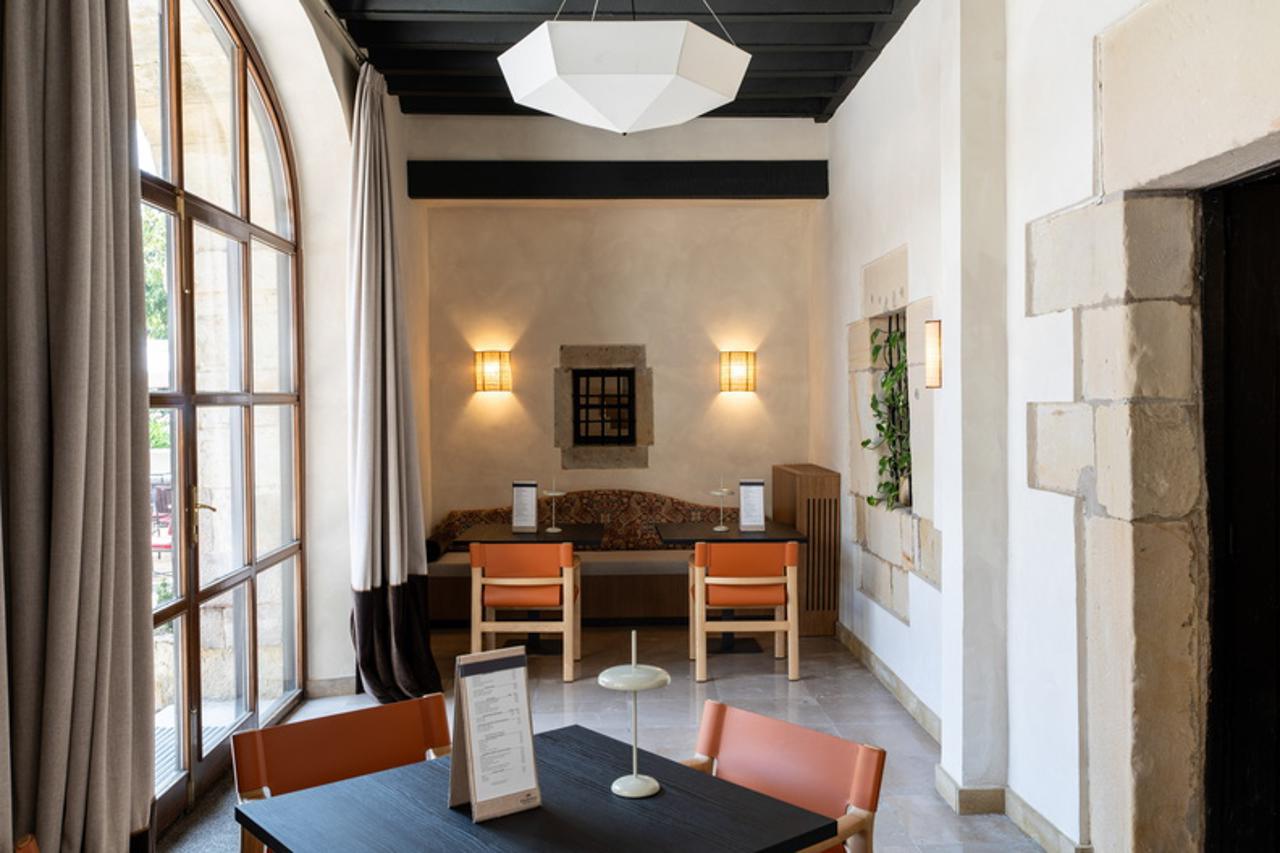 PARADOR DE SANTILLANA GIL BLAS 34/38