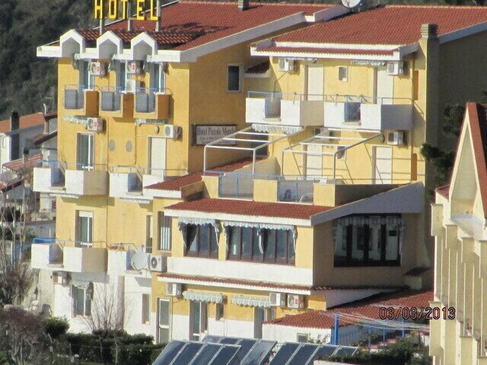 Piccolo Mondo 10/74