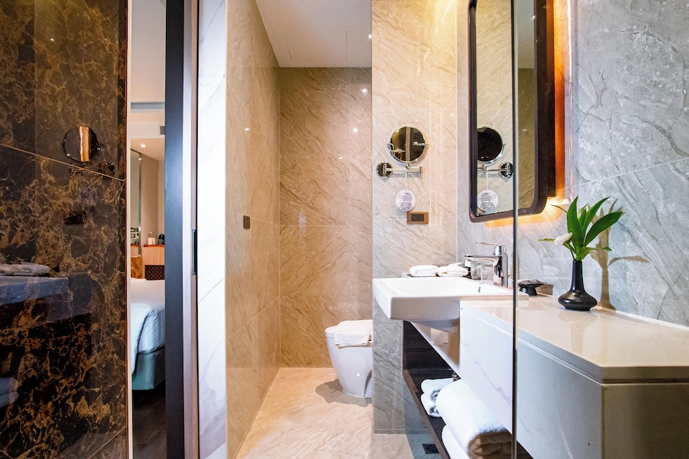 Skyview Resort Phuket 77/78