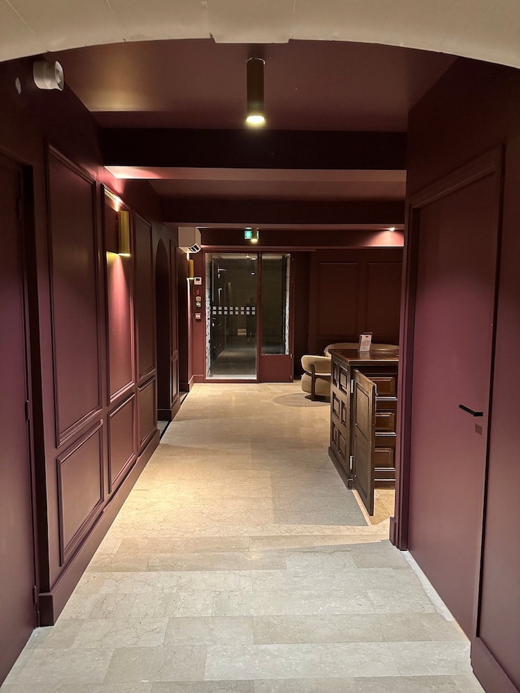 Hotel Medieval 8/50