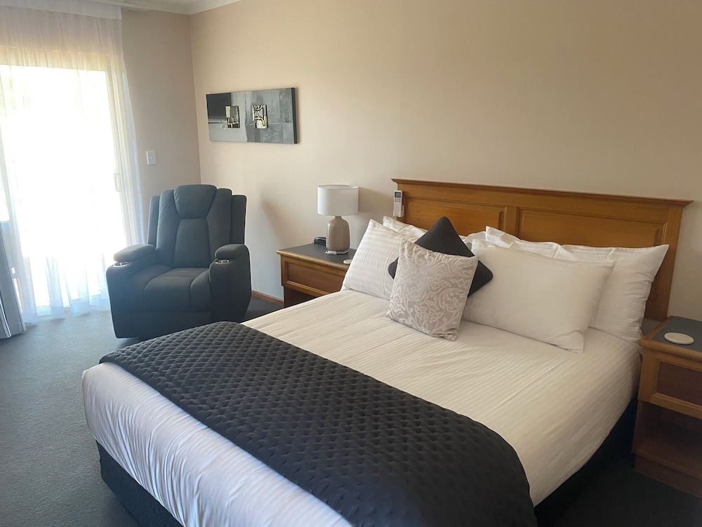 Mcnevin S Maryborough Motel 32/69