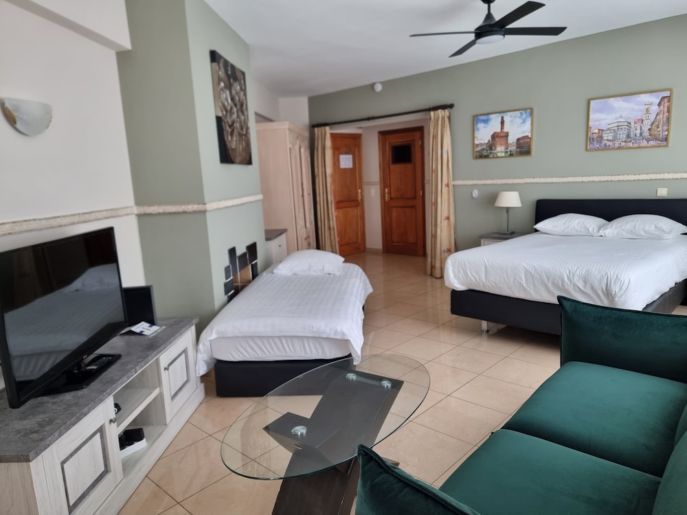 Semi Room, Studio, 1 Double and 1 Single Bed