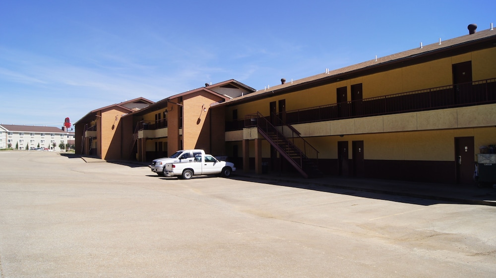 Holiday Lodge And Suites 6/46