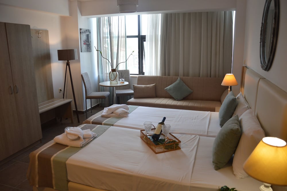 Aqua Mare Sea Side Rooms 11/50