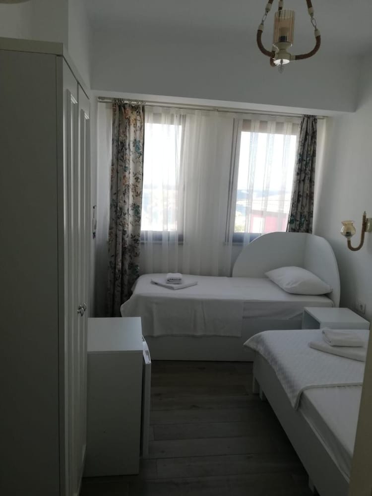 Troas Ada Hotel 7/22