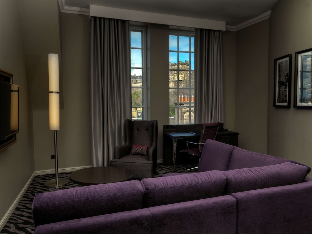 Doubletree By Hilton Edinburgh City Centre 41/64