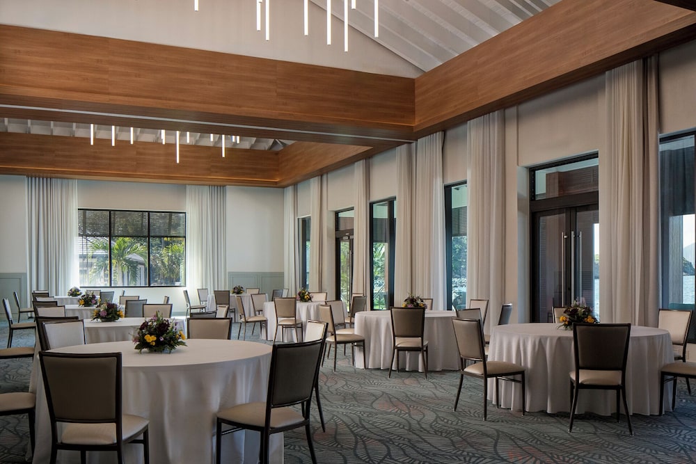 PETER ISLAND RESORT AND SPA 44/55