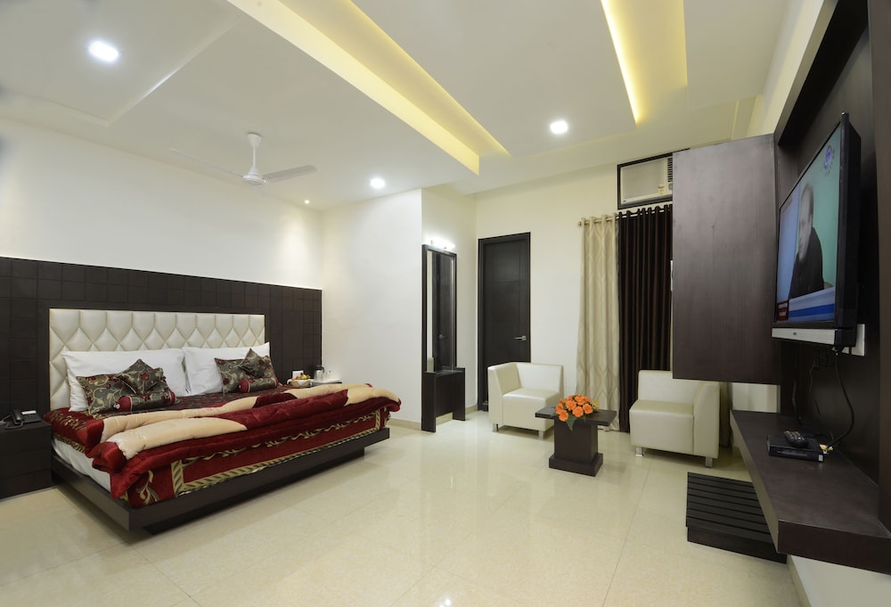 Hotel Madhushrie 18/50