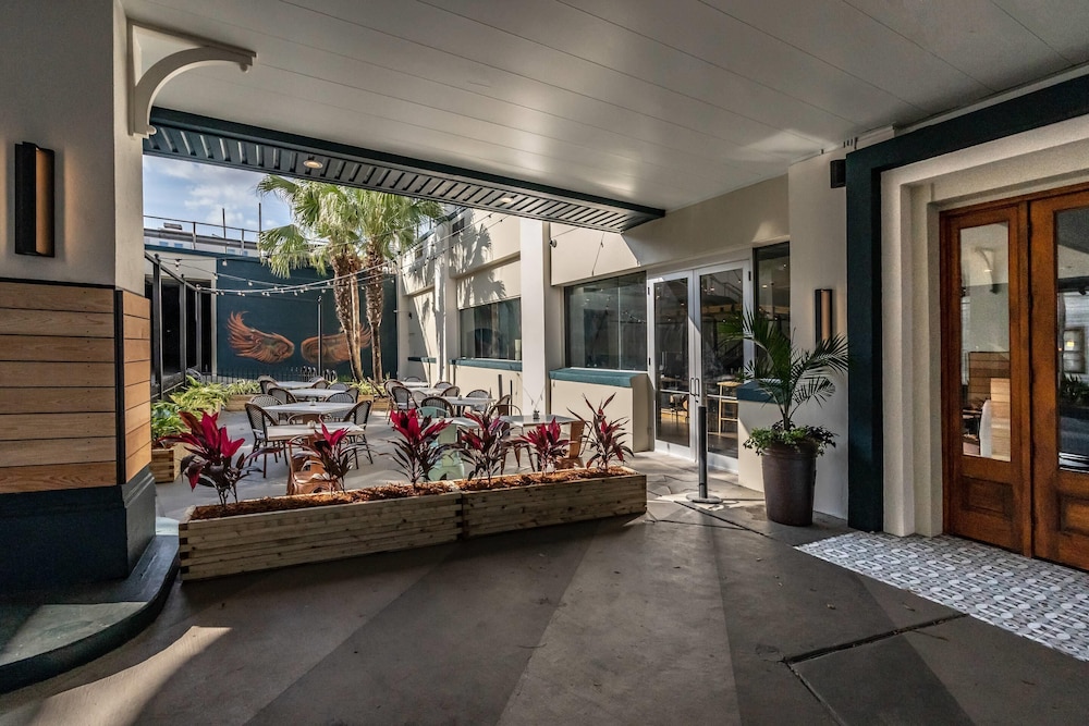 St Charles Coach House, Ascend Hotel Collection 65/69