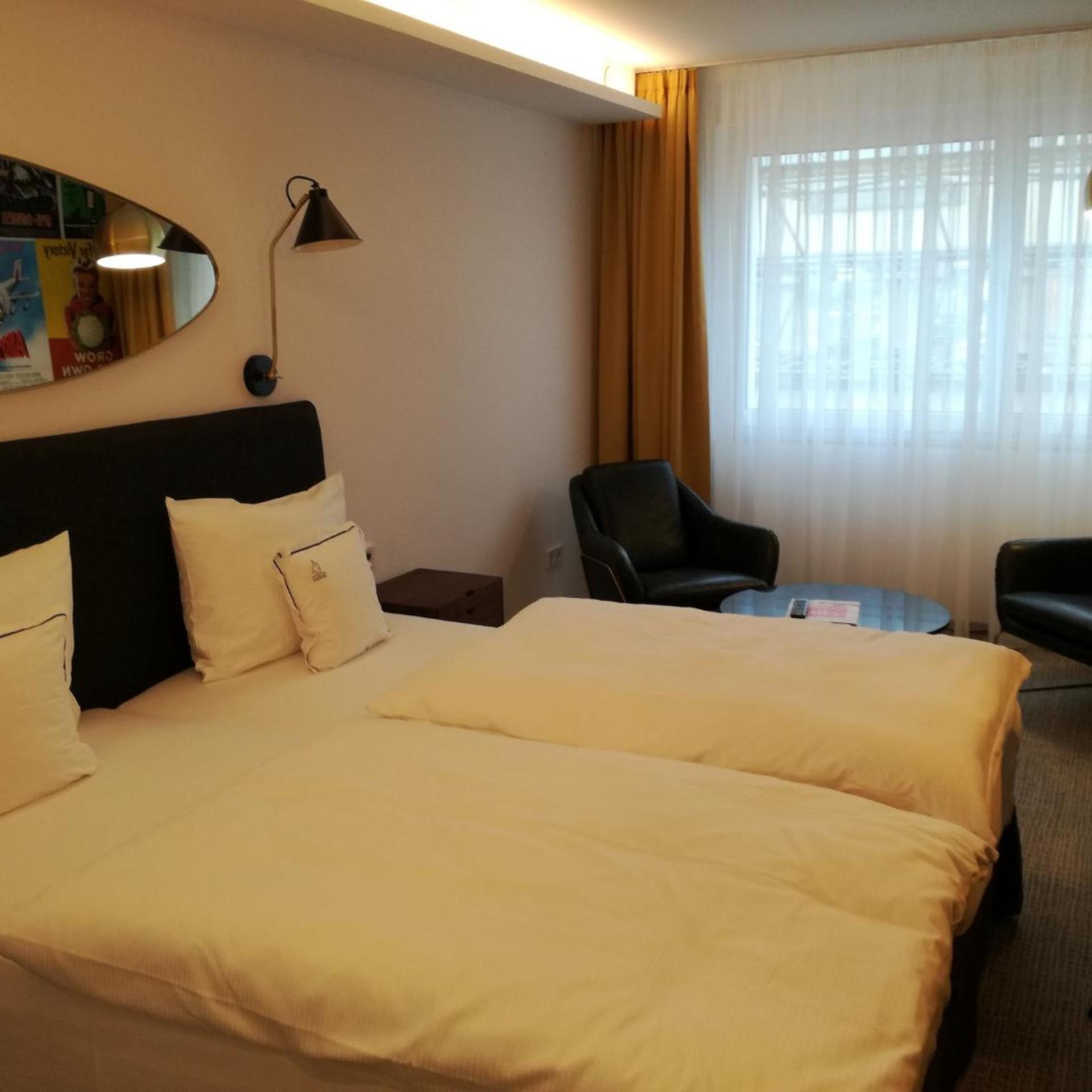 EMPIRE HOTEL 16/55