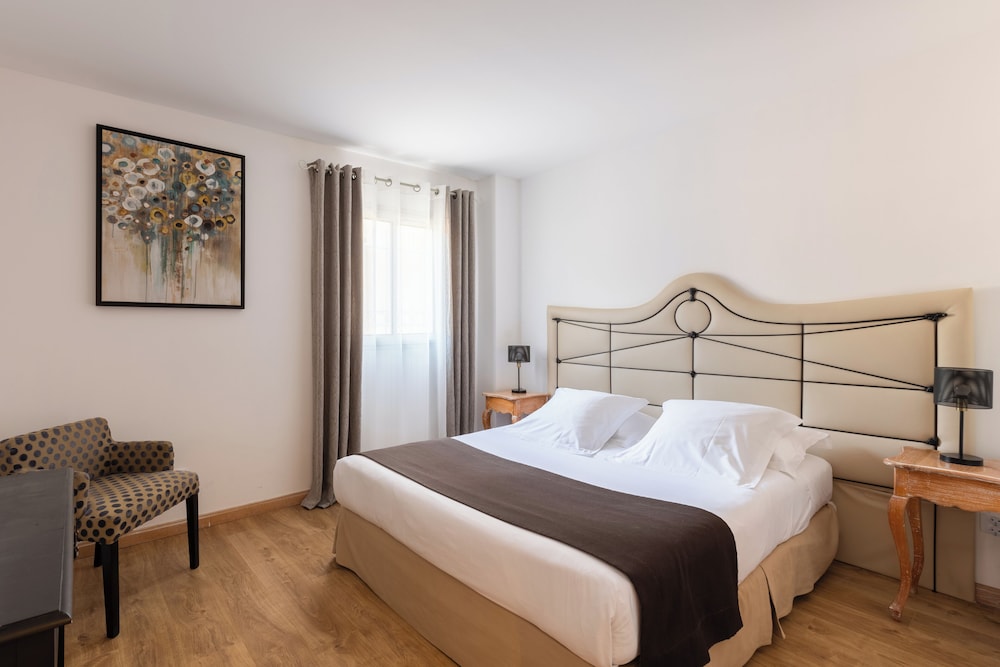 Hotel Mariana 24/69