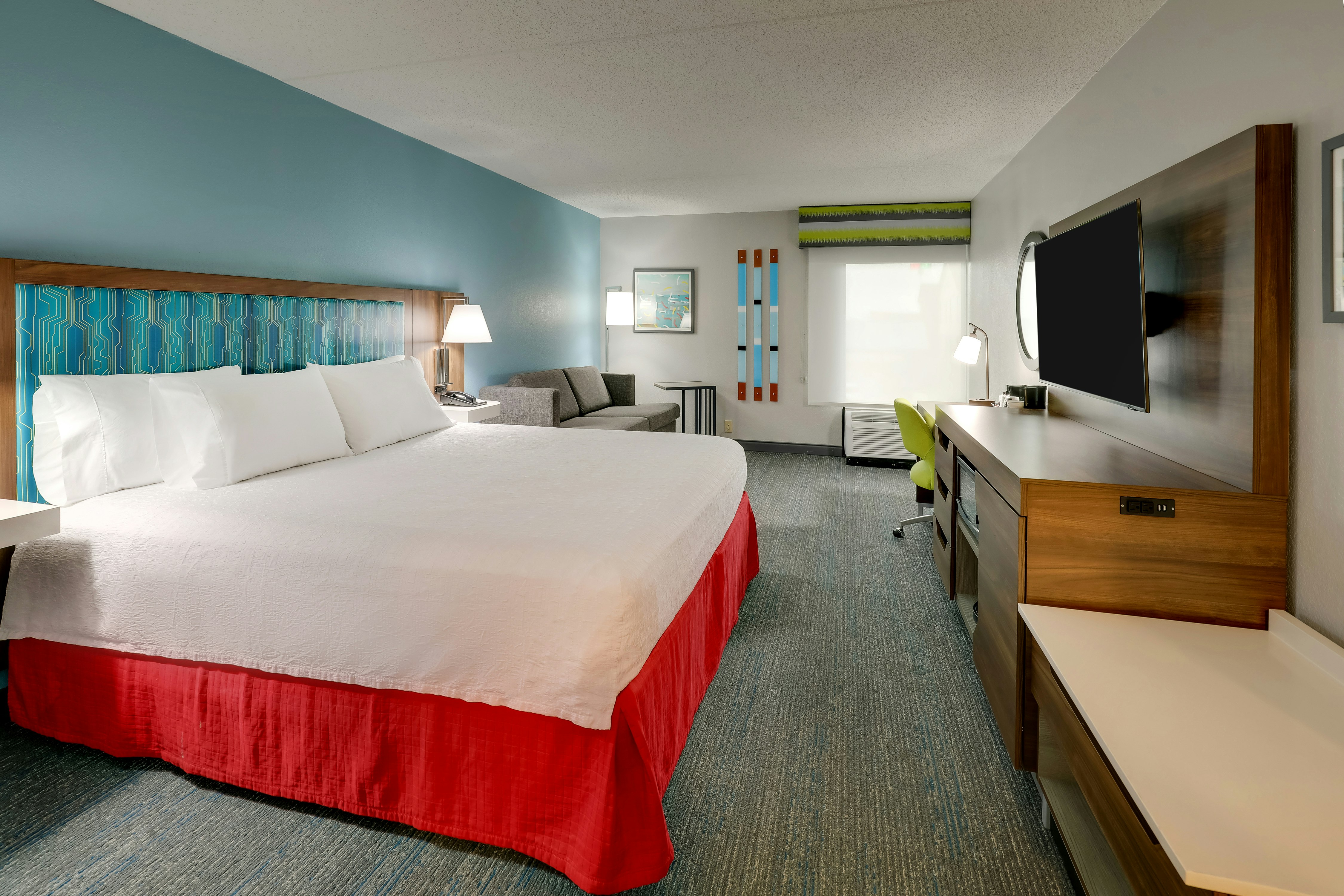 Suite, King Bed, Sofa