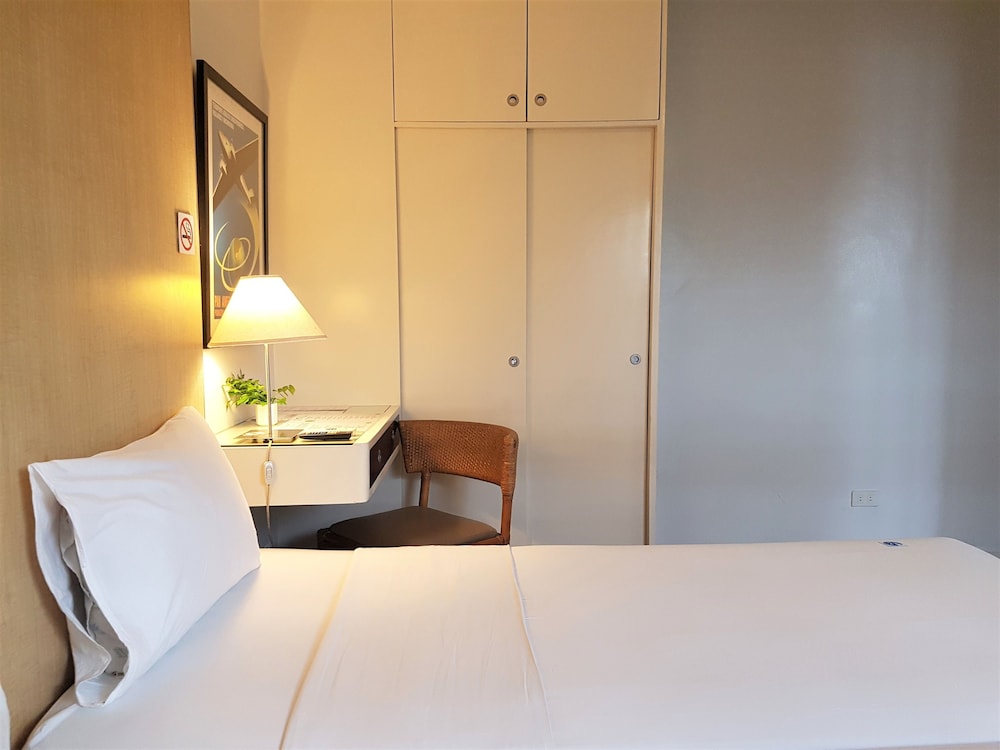 The Clipper Hotel 24/64