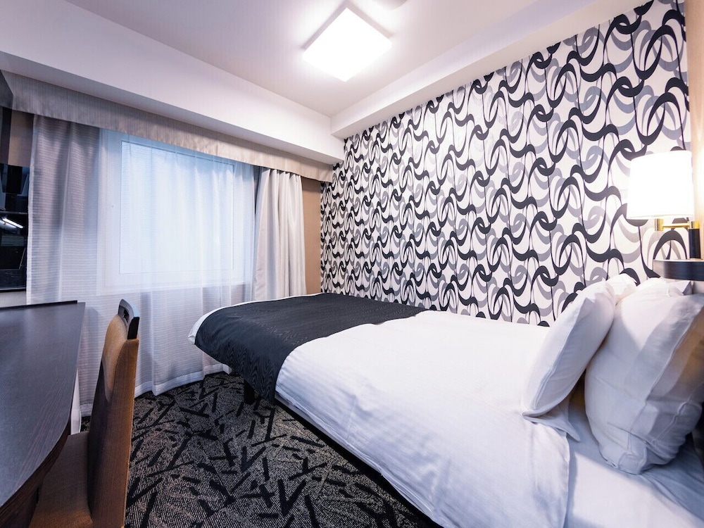 ROOM, DOUBLE BED