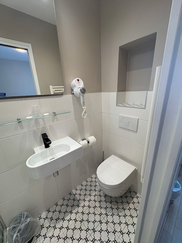 Hotel Moderna 45/50