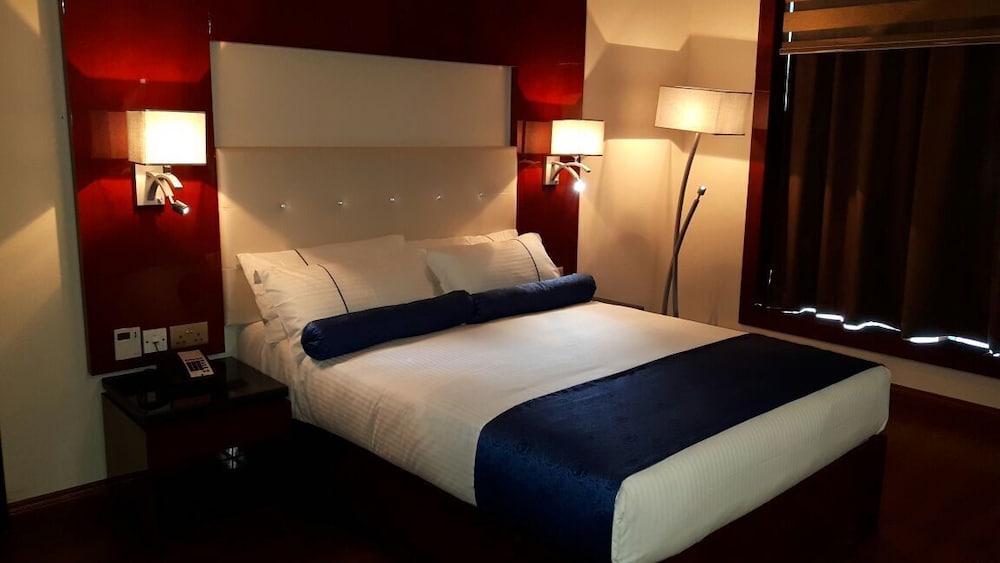 Golden Tulip Headington Ruwi Hotel 37/80