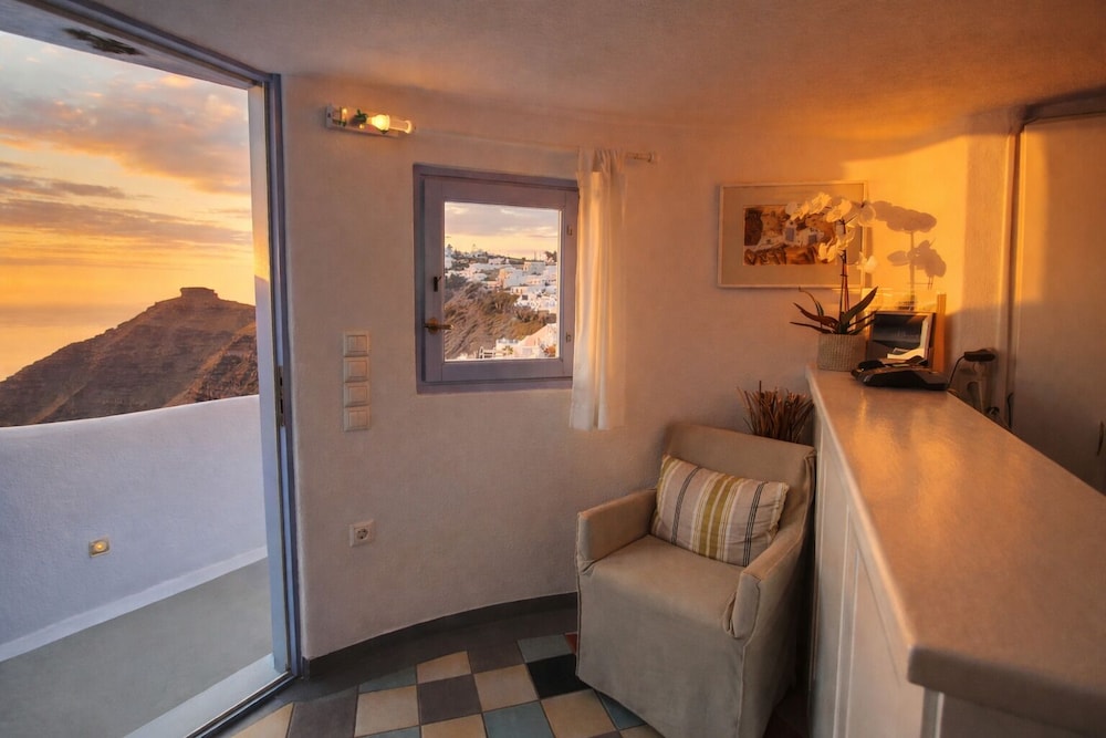 Ikastikies Suites 24/50