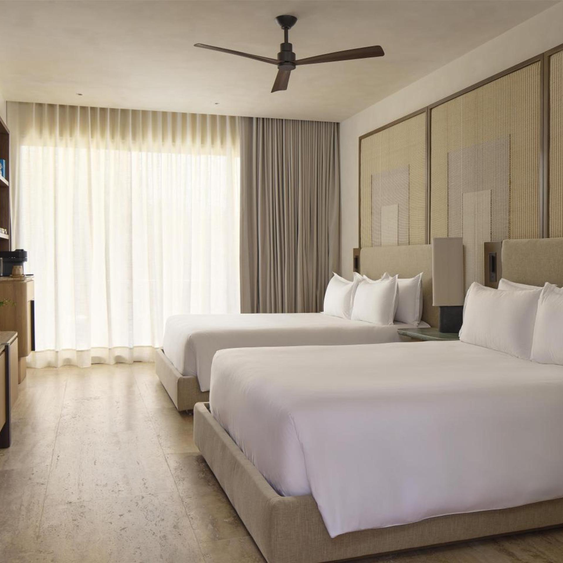 Lagoon, Suite, Sky View, Plunge Pool, Accessible