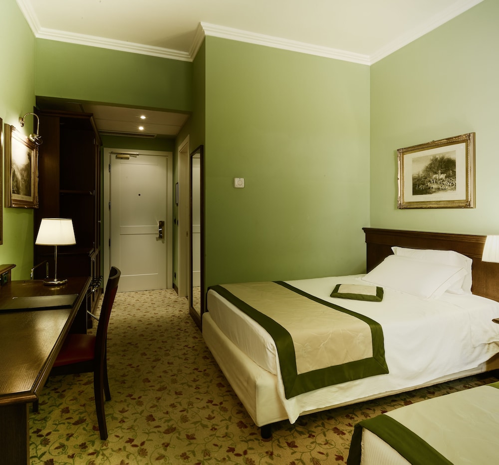 ECONOMY, TWIN BEDS