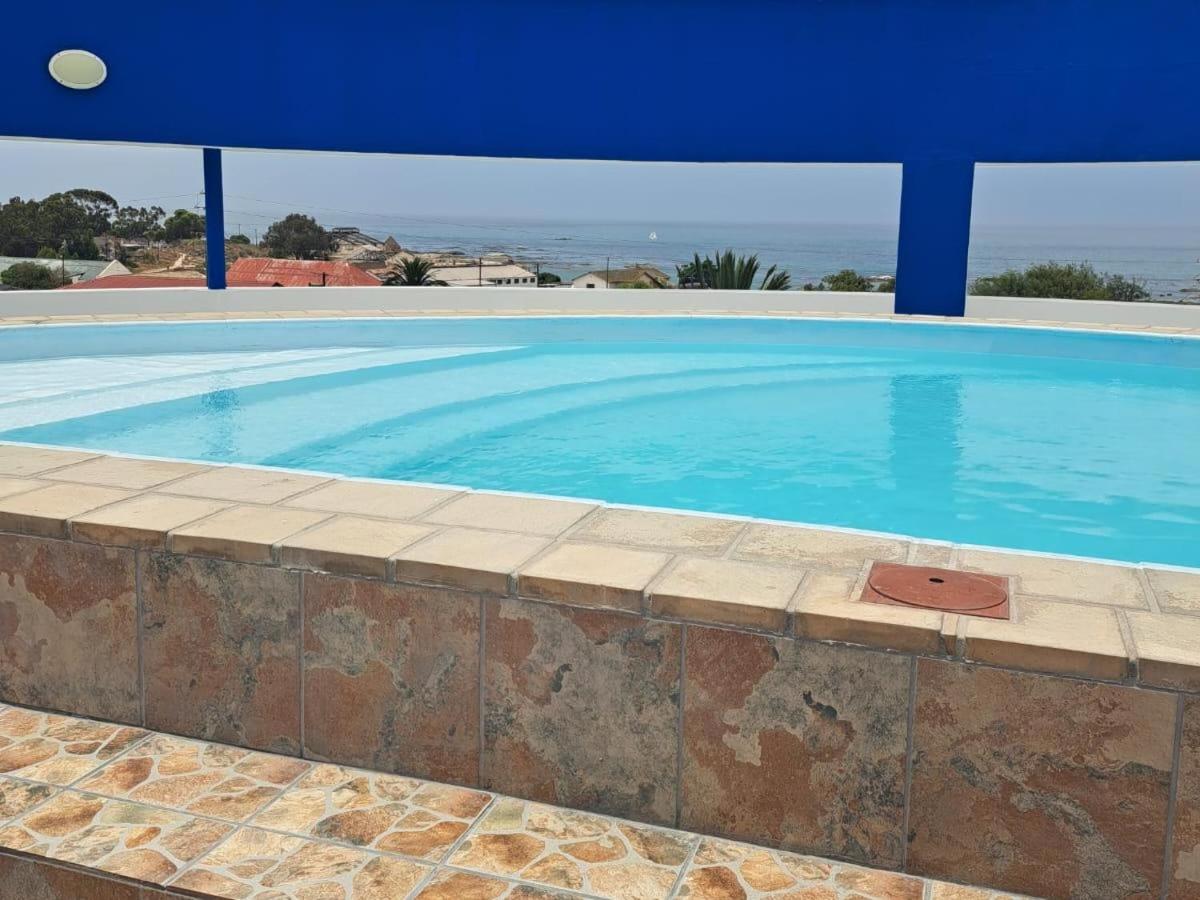 St Helena Bay Hotel 19/21