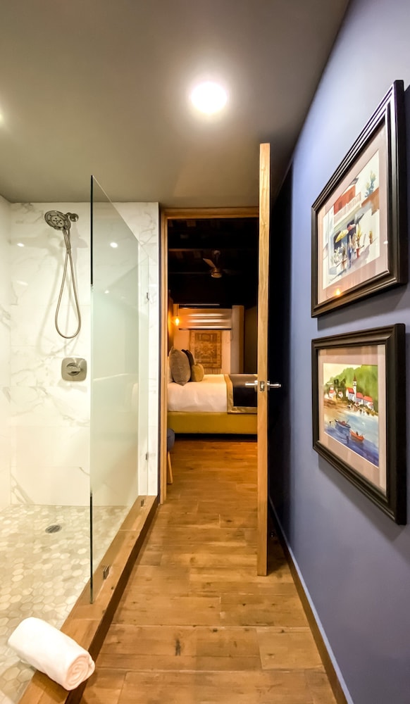 Pinnacle Resorts 179 - Adults Only 8/49