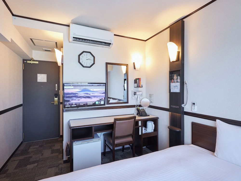 Toyoko Inn Fussa Ekimae Higashi Guchi 54/59