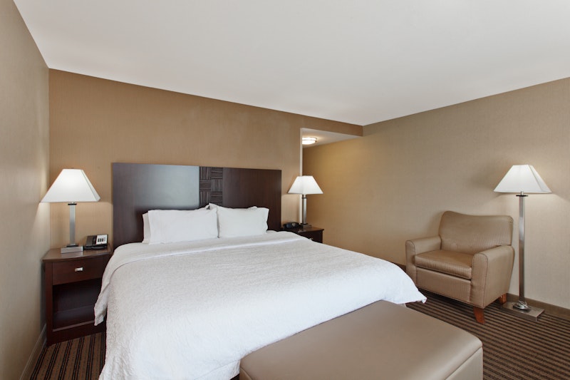 Hampton Inn & Suites Fresno-Northwest, CA 7/33