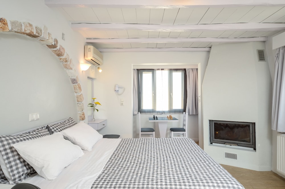 Santa Katerina Studios &amp; Apartments 9/50