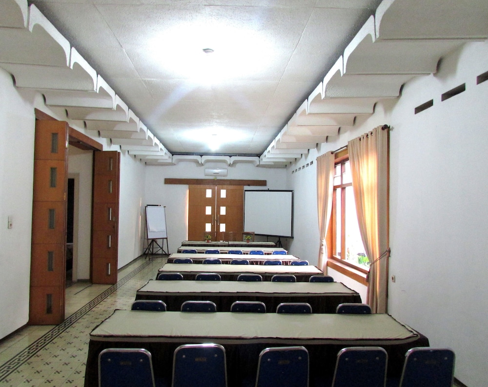Riche Heritage Hotel 29/34
