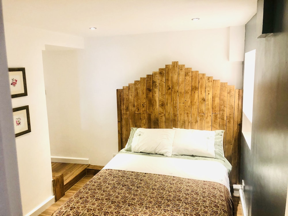 Westbank Hotel - Guest House 14/50