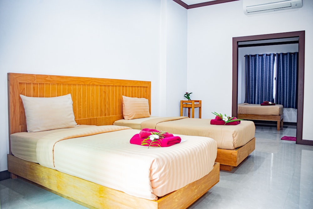 Saline Hot Spring Resort 24/62