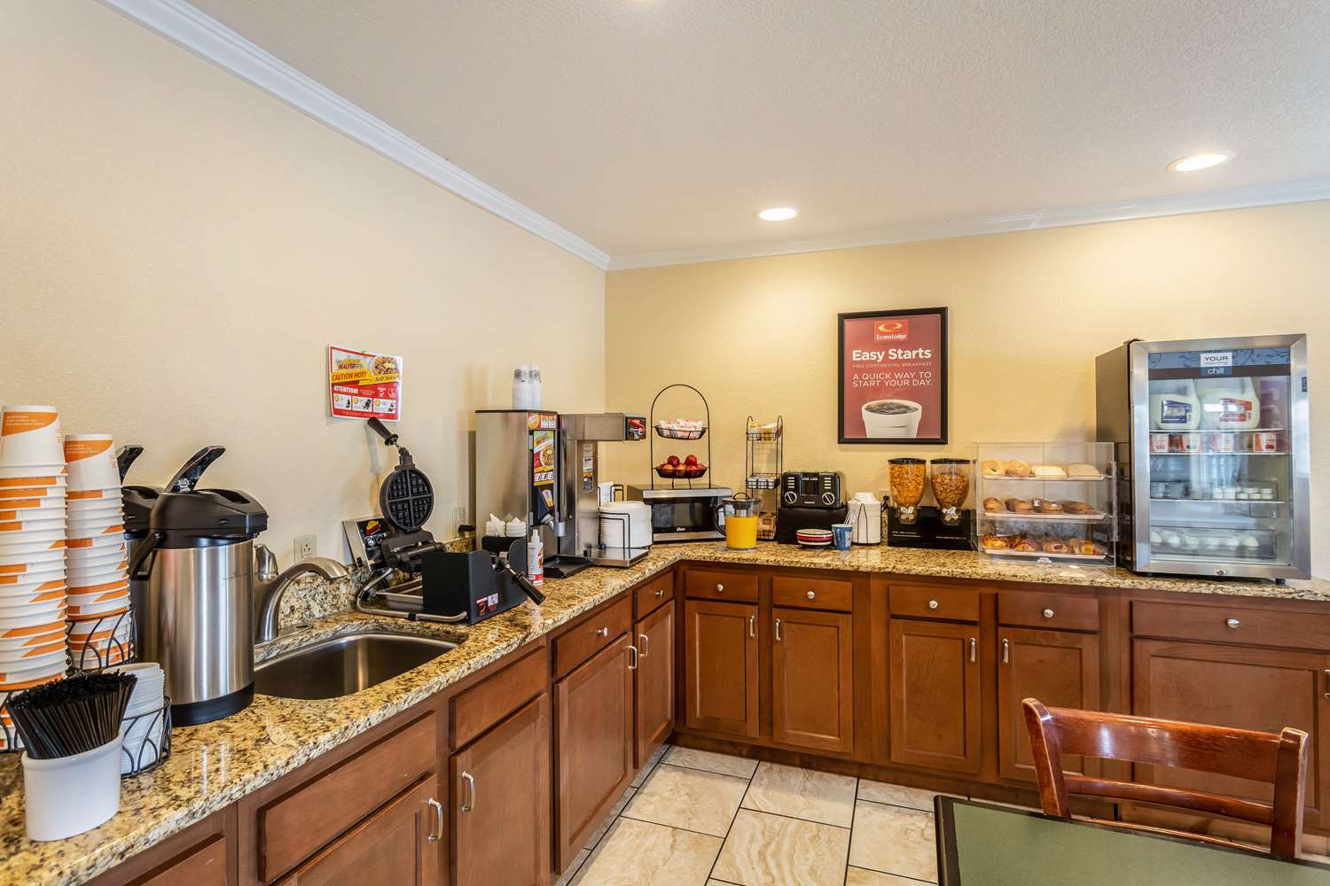 Econo Lodge Inn & Suites Santa Rosa 6/15